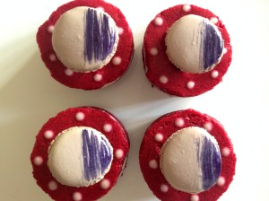 Blackcurrant & white chocolate mousse cakes