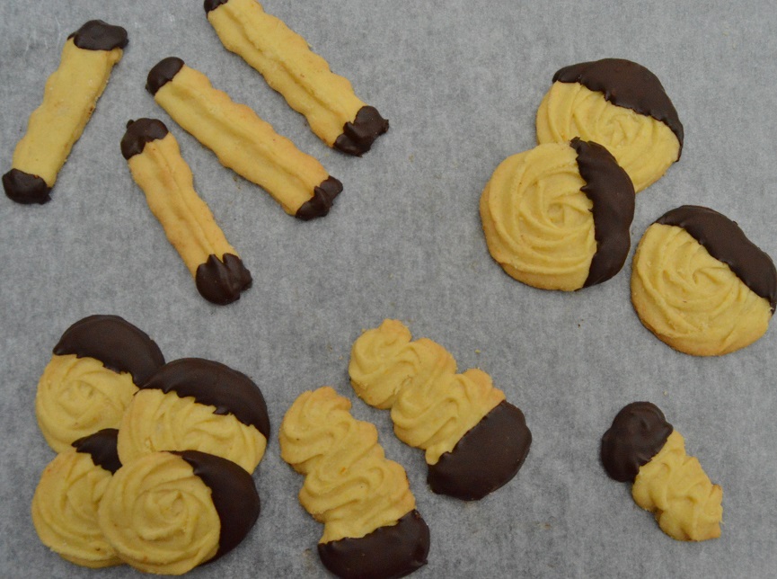 Cinnamon & orange Viennese&nbsp;biscuits