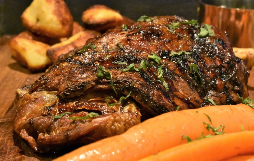 lamb, roast, roast dinner, sunday roast, sundayroast, shoulder, bbhc, homecook, carrots, carrot, vegetables, roast potatoes, mint, roasties, philip, philipfriend, philip friend