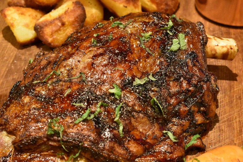 lamb, roast, roast dinner, sunday roast, sundayroast, shoulder, bbhc, homecook, carrots, carrot, vegetables, roast potatoes, mint, roasties, philip, philipfriend, philip friend