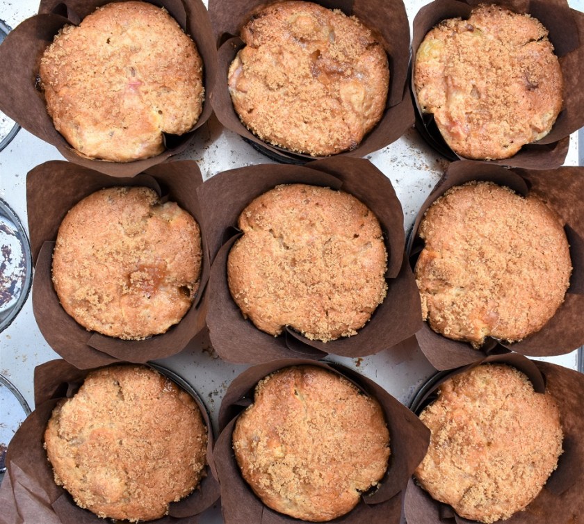 cake, cakes, muffin, muffins, rhubarb, season, seasonal, homegrown, home grown, allotment, fruit, chocolate, white chocolate, whitechocolate, ginger, stemginger, stem ginger,, baking, cooking, comfort, comfortfood, comfort food, foolproof, fool-proof, fool proof, easy, oil, homecook, Philip. philip friend, philipfriend, Surrey, UK, recipe, food, foodie