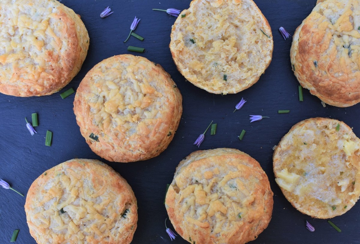 Smoked cheese & chive&nbsp;scones
