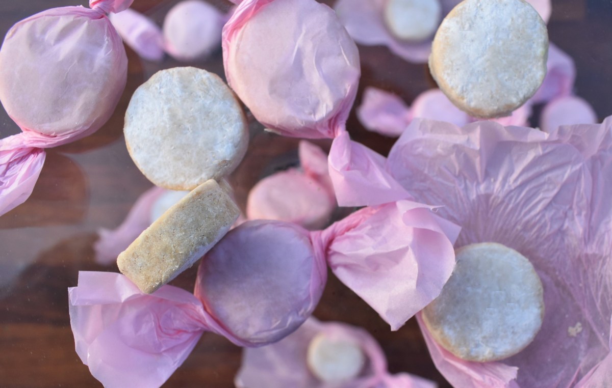 Mantecados de Almendra (Spanish almond&nbsp;shortbread)
