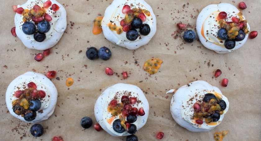 chocolate, fruit, pavlova, meringue, baking, dessert, pudding, homecook, besthomecook, best home cook, Xmas, Christmas, festive, philip, philipfriend, philip friend, surrey, easy, quick, recipe