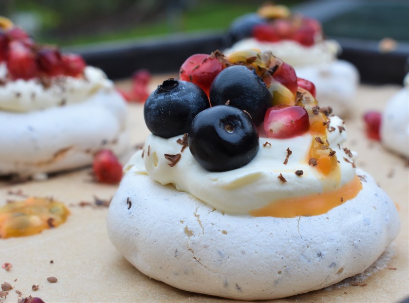 chocolate, fruit, pavlova, meringue, baking, dessert, pudding, homecook, besthomecook, best home cook, Xmas, Christmas, festive, philip, philipfriend, philip friend, surrey, easy, quick, recipe