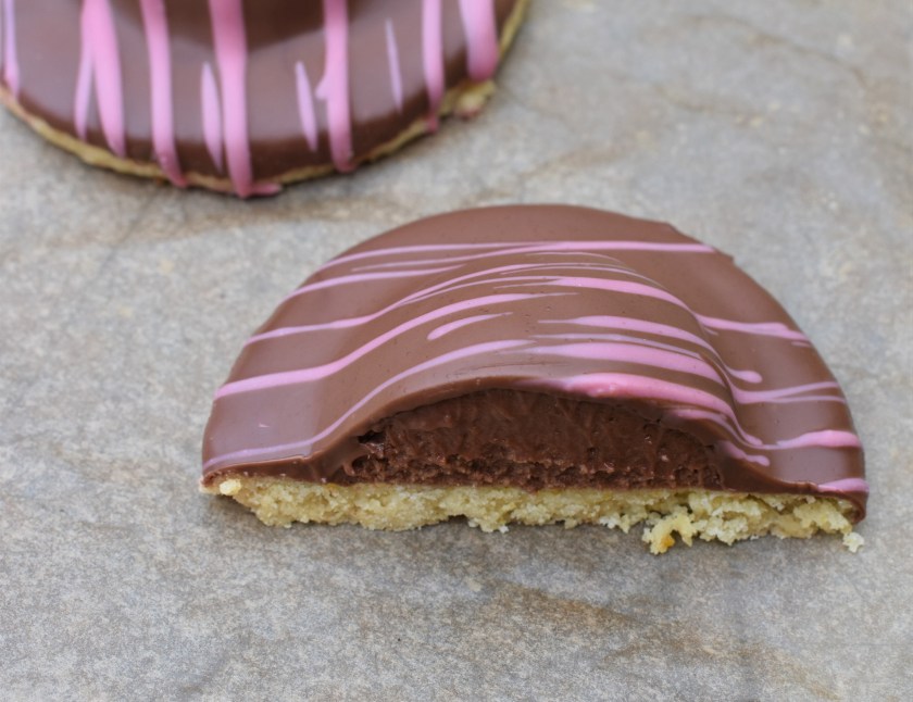 chocolate, biscuits, callebaut, biscuit, ganache, ruby, ruby chocolate, ruby chocolate, food, foodie, recipe, sweet, sweets, homecook, best home cook, besthomecook, philip. philipfriend, surrey, blogger, cooking, cookery