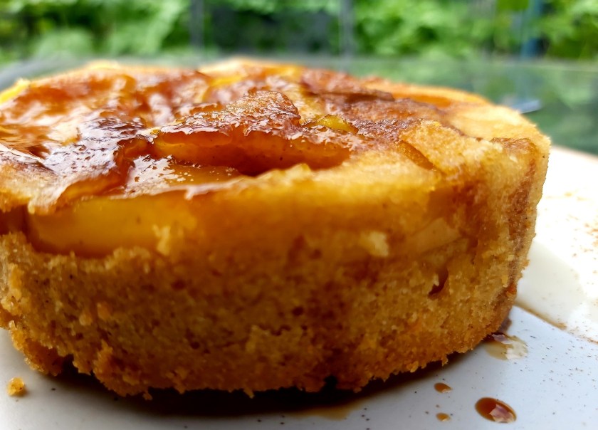 cake, apple, autumn, baking, bake, gbbo, dessert, upsidedown, upside-down, upside down, classic. retro, bakeoff, bake off, caramel, seasonal, food, foodie, philip, philip friend. philipfriend, UK, surrey, guildford