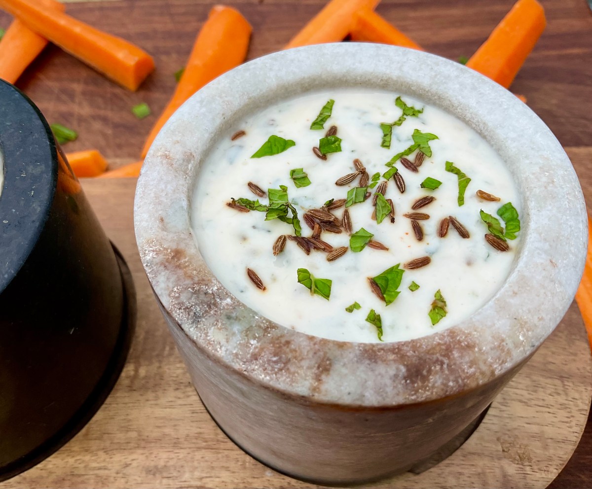 Minty yoghurt dip