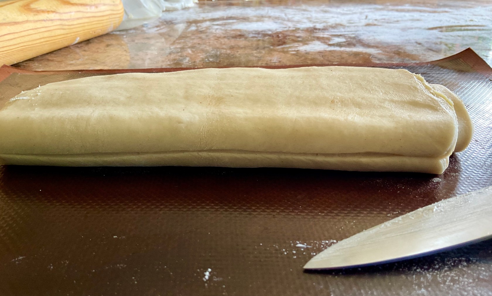 Illustration of How To Avoid Dough Tension Causing Sticky Surface Points