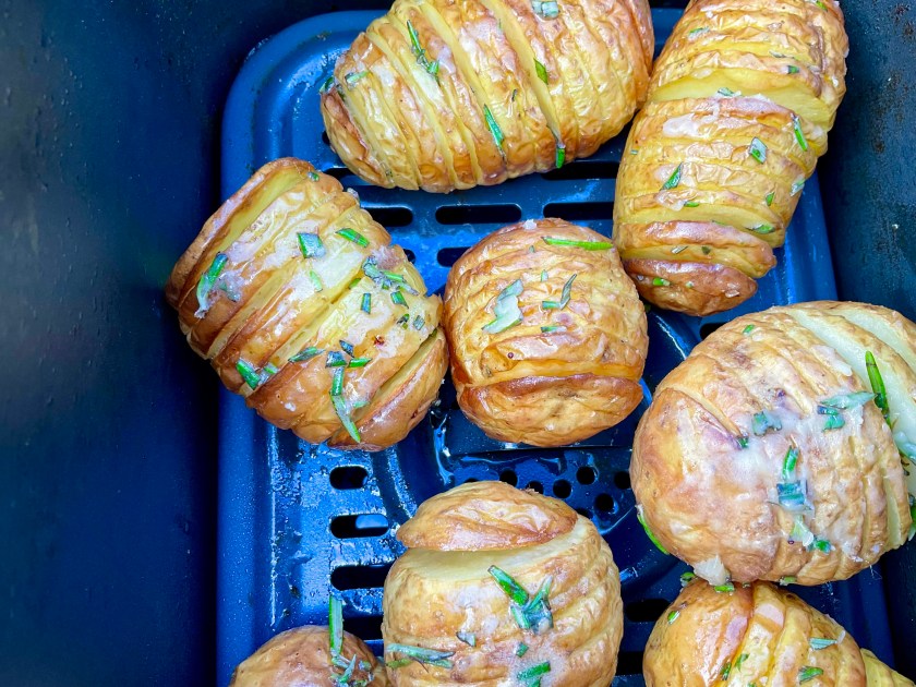 Potato, potatoes, spuds, airfried, airfry, air fryer, airfryer, garlic, rosemary, butter, Surrey, recipe, food, foodie