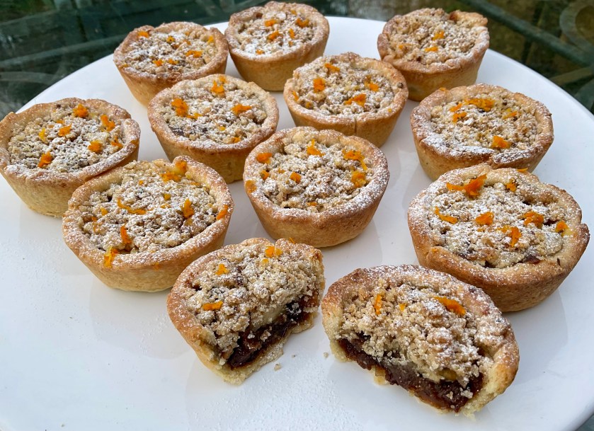 Christmas, xmas, festive, baking, cooking, Christmas cooking, xmas baking, Christmas baking, recipe, festive recipe, xmas recipe, Christmas recipe, food, foodie, pie, mince pie, crumble, apple crumble, surrey, UK, homecook, besthomecook, blogger