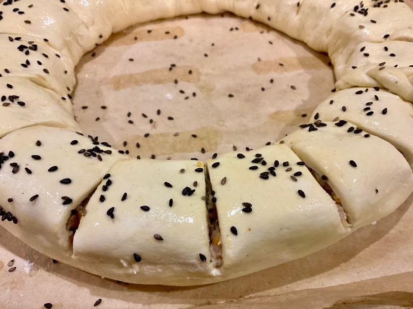 Sausage, sausagemeat, sausage roll, sausage rolls, party, buffet, pastry, festive, Xmas, Christmas, ring, baking, food, foodie, recipe, surrey