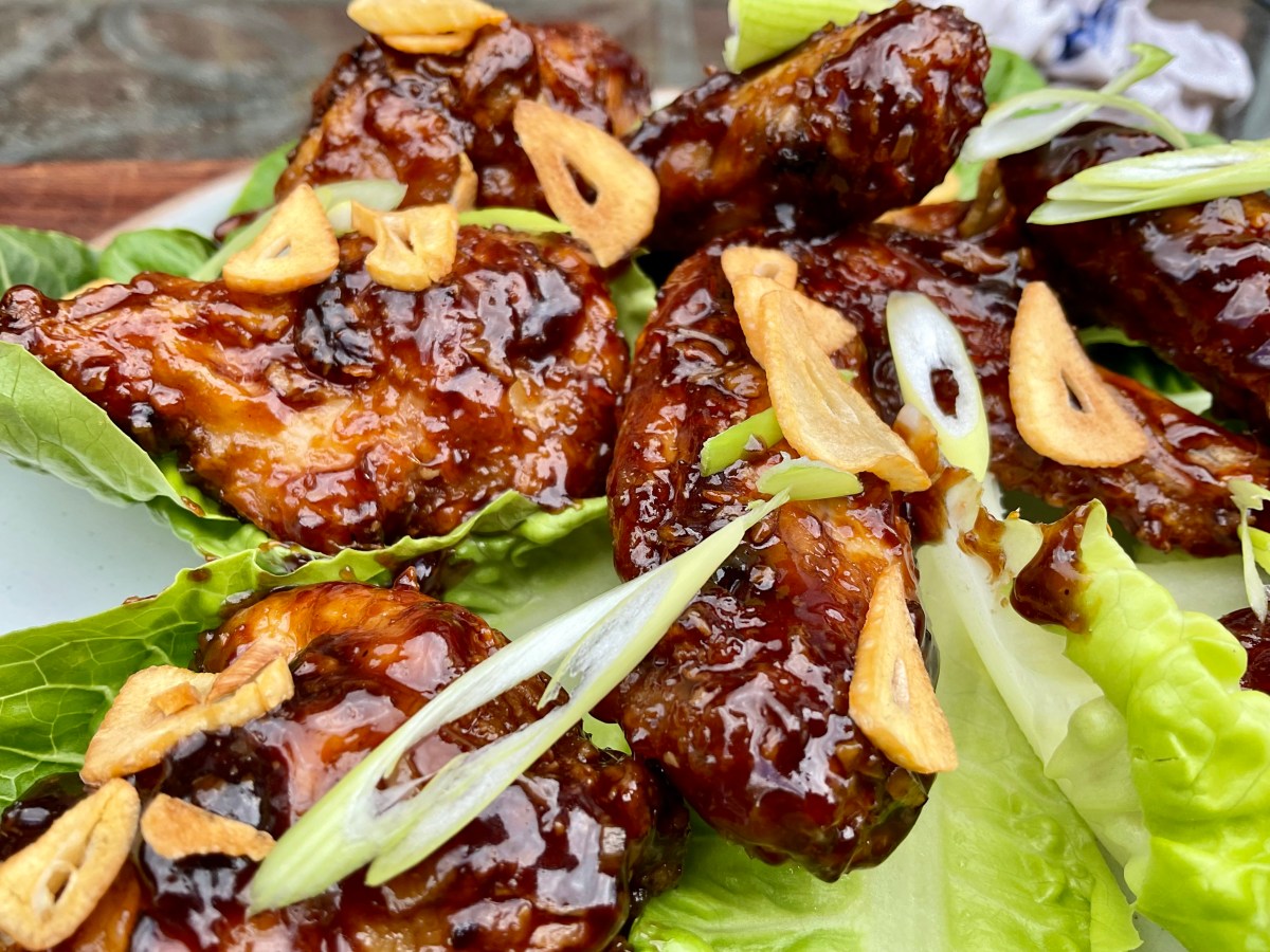 Thai garlic and pepper chicken&nbsp;wings