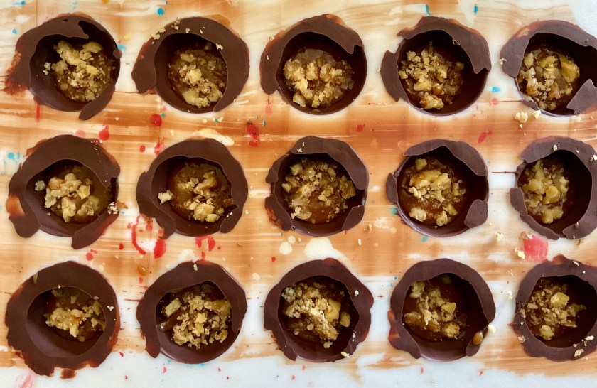 chocolate, chocolates, temper, tempering, tempered, food, foodie, recipe, homecook, home cook, surrey, uk, black forest, walnuts, caramel, sweet, sweets