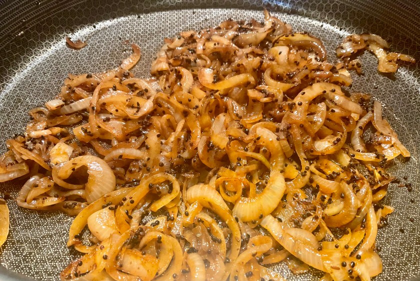Onion, fried, Indian, spices, spice, spicy, mustard, nigella, cooking, food, foodie, recipe