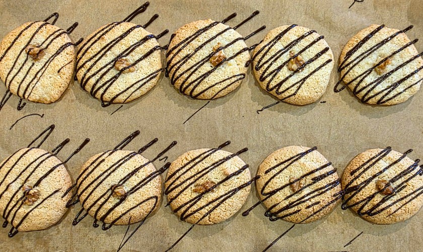 Macaroon, teatime, baking, food, cooking, foodie, classic, retro, almonds, walnuts, almond, nuts, meringue, English, biscuit, biscuits, Christmas, Xmas, festive, englishmacaroon, English macaroon