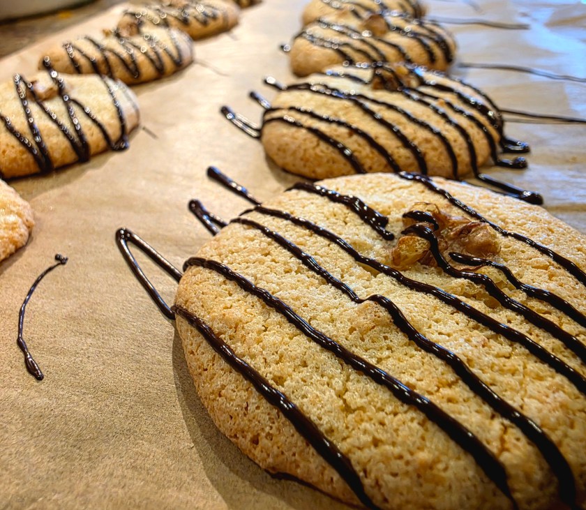 Macaroon, teatime, baking, food, cooking, foodie, classic, retro, almonds, walnuts, almond, nuts, meringue, English, biscuit, biscuits, Christmas, Xmas, festive, englishmacaroon, English macaroon