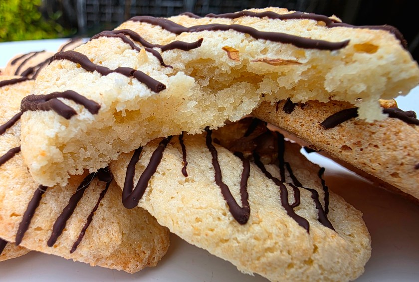 Macaroon, teatime, baking, food, cooking, foodie, classic, retro, almonds, walnuts, almond, nuts, meringue, English, biscuit, biscuits, Christmas, Xmas, festive, englishmacaroon, English macaroon