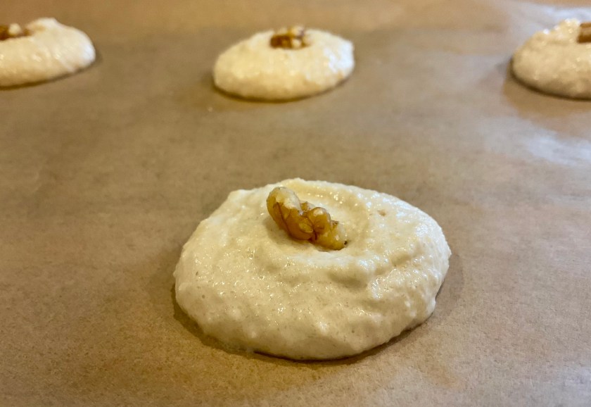 Macaroon, teatime, baking, food, cooking, foodie, classic, retro, almonds, walnuts, almond, nuts, meringue, English, biscuit, biscuits, Christmas, Xmas, festive, englishmacaroon, English macaroon