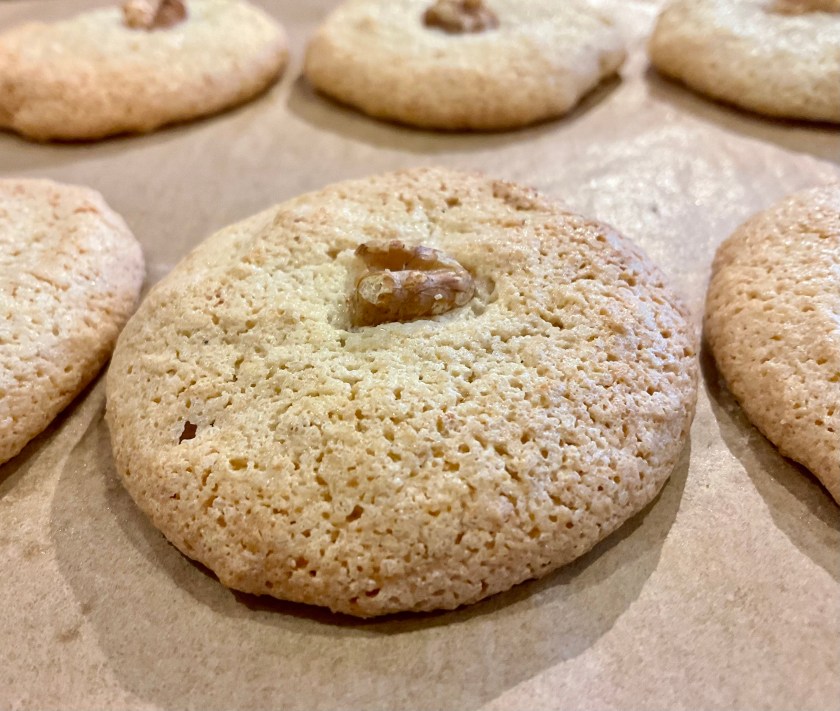 Macaroon, teatime, baking, food, cooking, foodie, classic, retro, almonds, walnuts, almond, nuts, meringue, English, biscuit, biscuits, Christmas, Xmas, festive, englishmacaroon, English macaroon