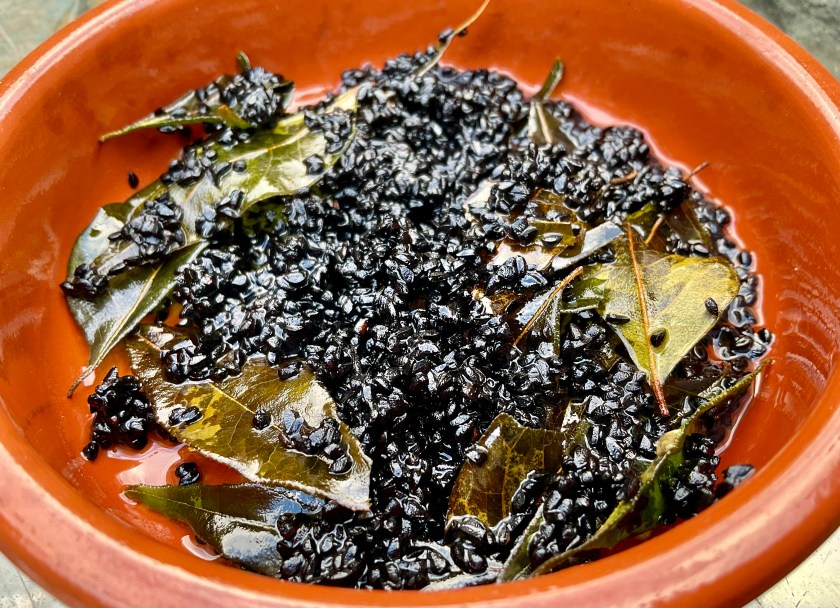 Curry, tandoori, roasted onions, dip, onions, garlic, chilli, spiced, chutney, Indian, recipe, food, foodie, Surrey, besthomecook, best home cook, gymkhana, dal, lentils, tempering, tempered, onion seeds, nigella, curry leaves