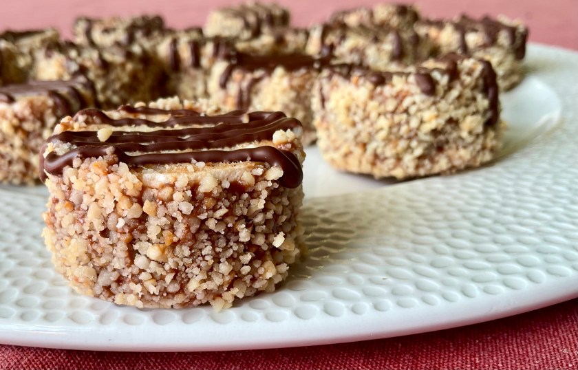 Biscuit, biscuits, meringue, baking, nuts, hazelnuts, toasted, cooking, food, foodie, japonaise, mocha, chocolate, buttercream, delicious, homecook, home cook